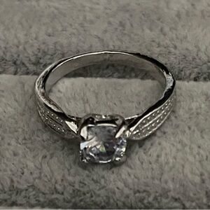 Stunning Silver Women's Ring with Central Stone